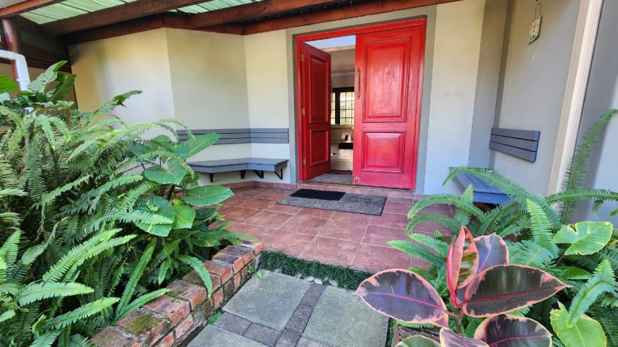 4 Bedroom Property for Sale in Heatherlands Western Cape